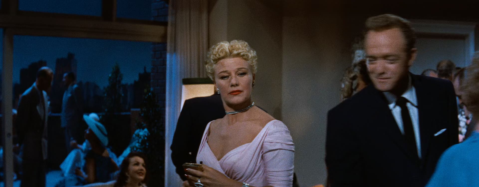 黑寡妇 (1954) 1080p [AC3, AAC] [zho, eng].mkv_20241022_034611.003_看图王.jpg