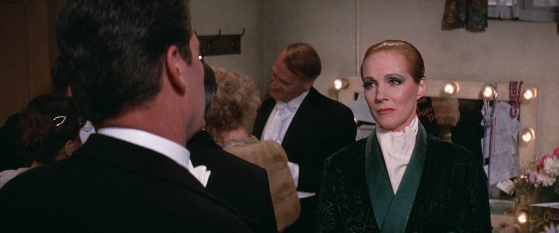 雌雄莫辨Victor.Victoria.1982.1080p.BluRay.x264.AAC5.1-hclg.mkv_20250208_134725.034.jpg