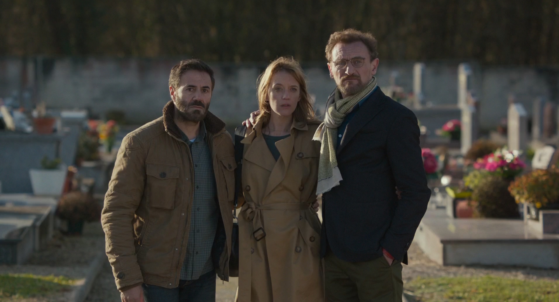 三兄妹Lola.et.ses.Frères.2018.FRENCH.1080p.WEB.H264-EXTREME (1).mkv_20250208_15.jpg