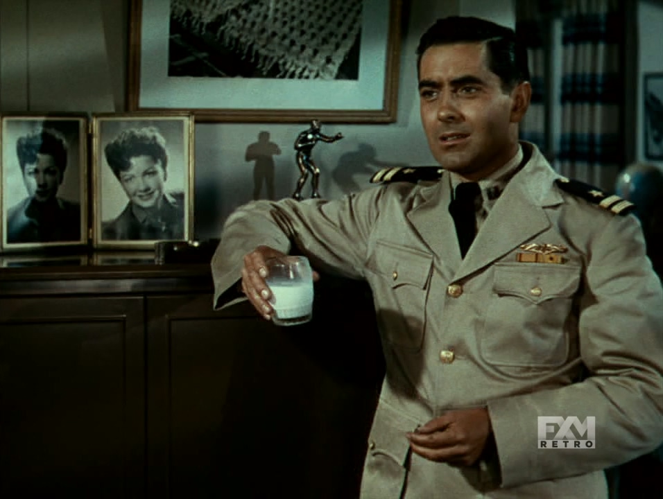 紧急下潜crash.dive.1943.720p.hdtv.x264 .mkv_20250208_162946.817.jpg