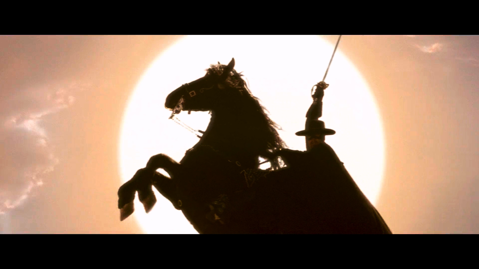 The Mask Of Zorro 1998 TWN BluRay 1080p iPad HDR AAC2.0 x264-DreamHD.mp4_2025031.jpg