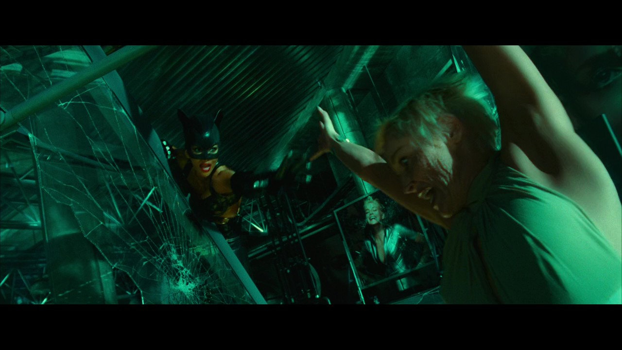 M 猫女-2004 - frame at 95m44s.jpg