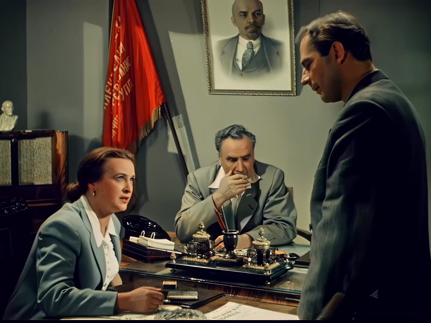 百货商店的秘密Za.Vitrinoy.Univermaga.1955.DVDRip.1080p.t0P.Az (1).mkv_20250328_1.jpg