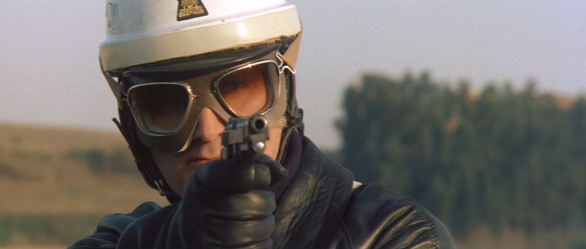 无声的行动.Silent Action.1975.ITALIAN.1080p.BluRay.AC3.2AAC.FLAC.4A.3L.3S.H264.m.jpg