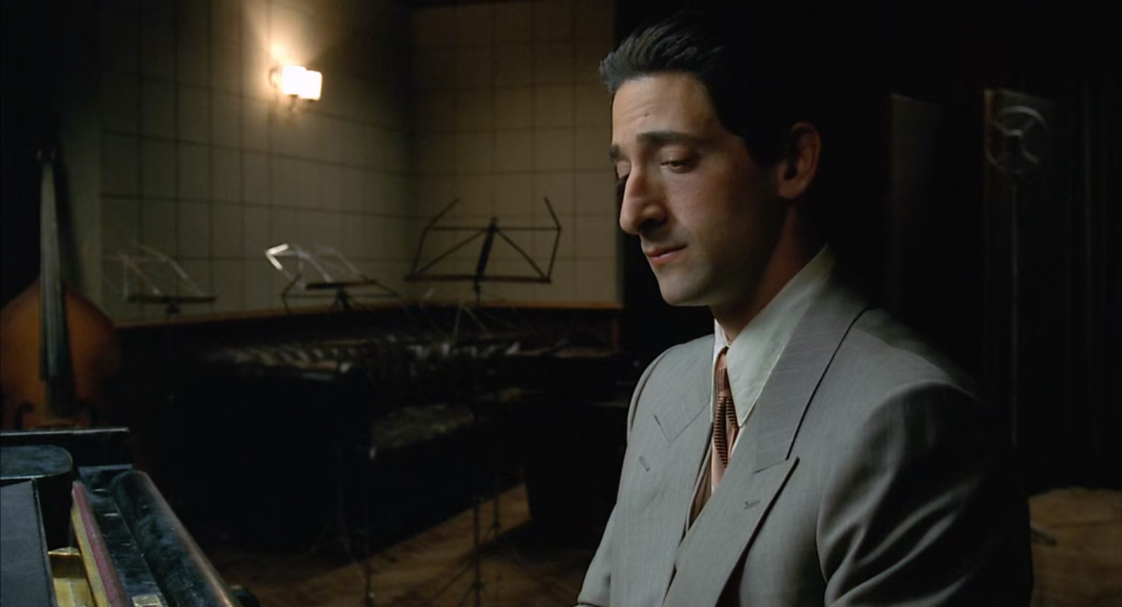 钢琴家.The.Pianist.2002.1080p.BluRay.x265.3audio-RARBG特效字幕 (1).mkv_20250411_.jpg