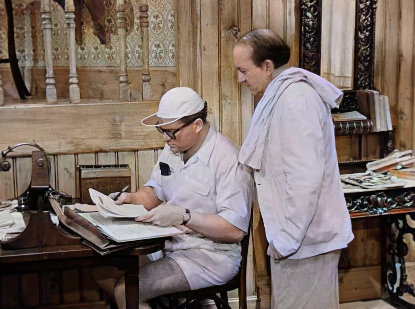 于洛先生的假期 彩色版.mkv_20250413_142110.264.jpg