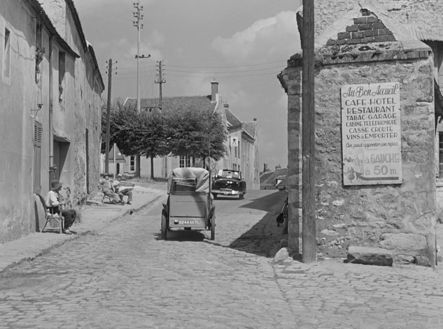 于洛先生的假期 黑白版.mkv_20250413_141757.950.jpg