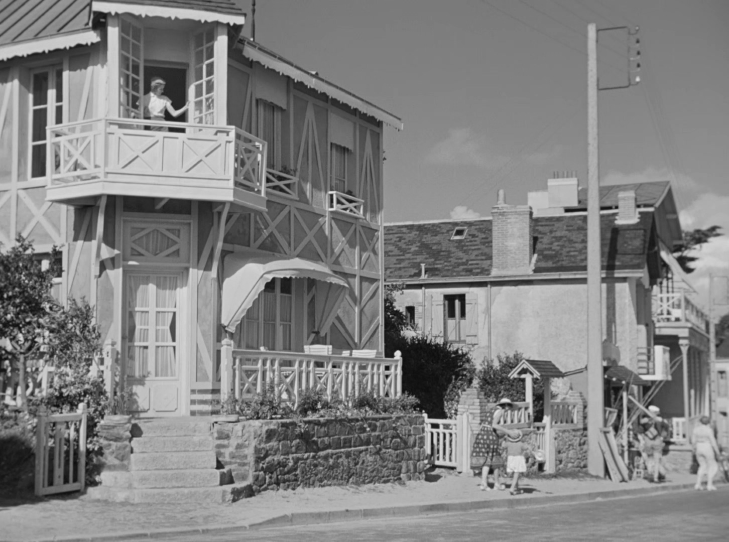 于洛先生的假期 黑白版.mkv_20250413_142103.026.jpg