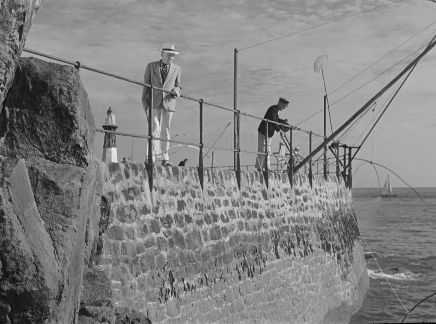 于洛先生的假期 黑白版.mkv_20250413_142602.121.jpg