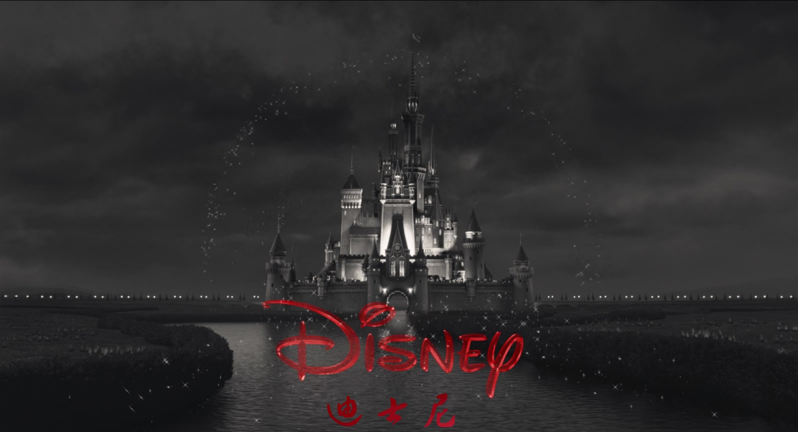 黑白魔女库伊拉.Cruella.2021.1080p.10bit.BluRay.8CH.x265.HEVC.2audio-PSA特效字幕 .jpg