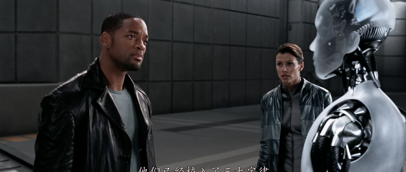 机械公敌.I.Robot.2004.Bluray.1080p.BluRay.x265.10bit.2audio特效字幕.mkv_20250425.jpg