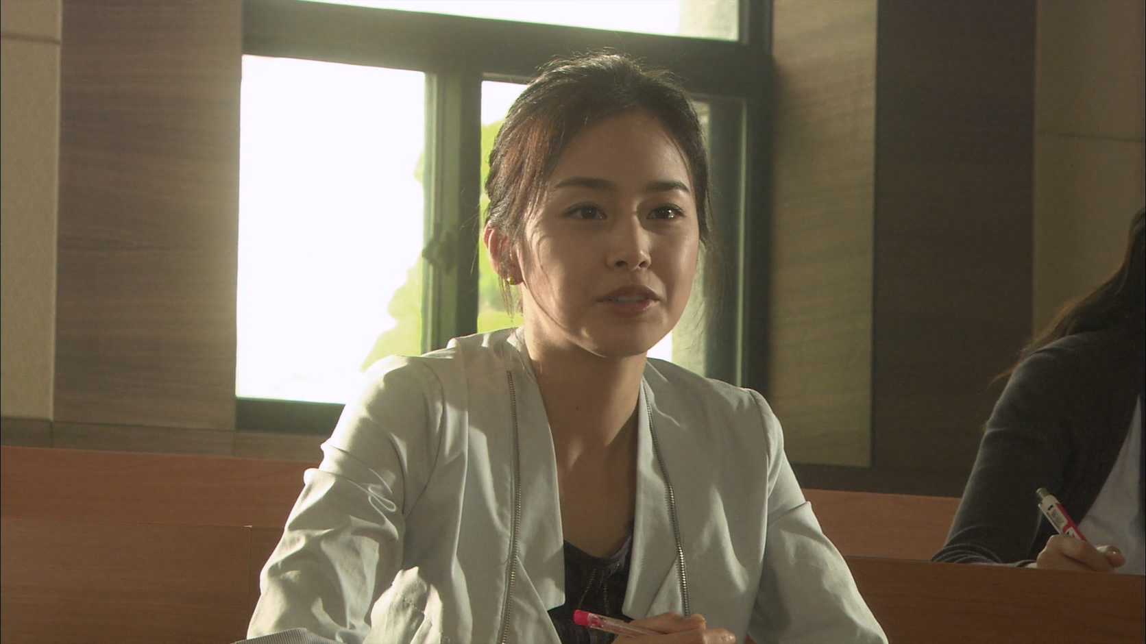 IRIS.S01E01.2009.NF.WEB-DL.1080p.x264.DDP-Xiaomi (1).mkv_20250426_075434.893.jpg