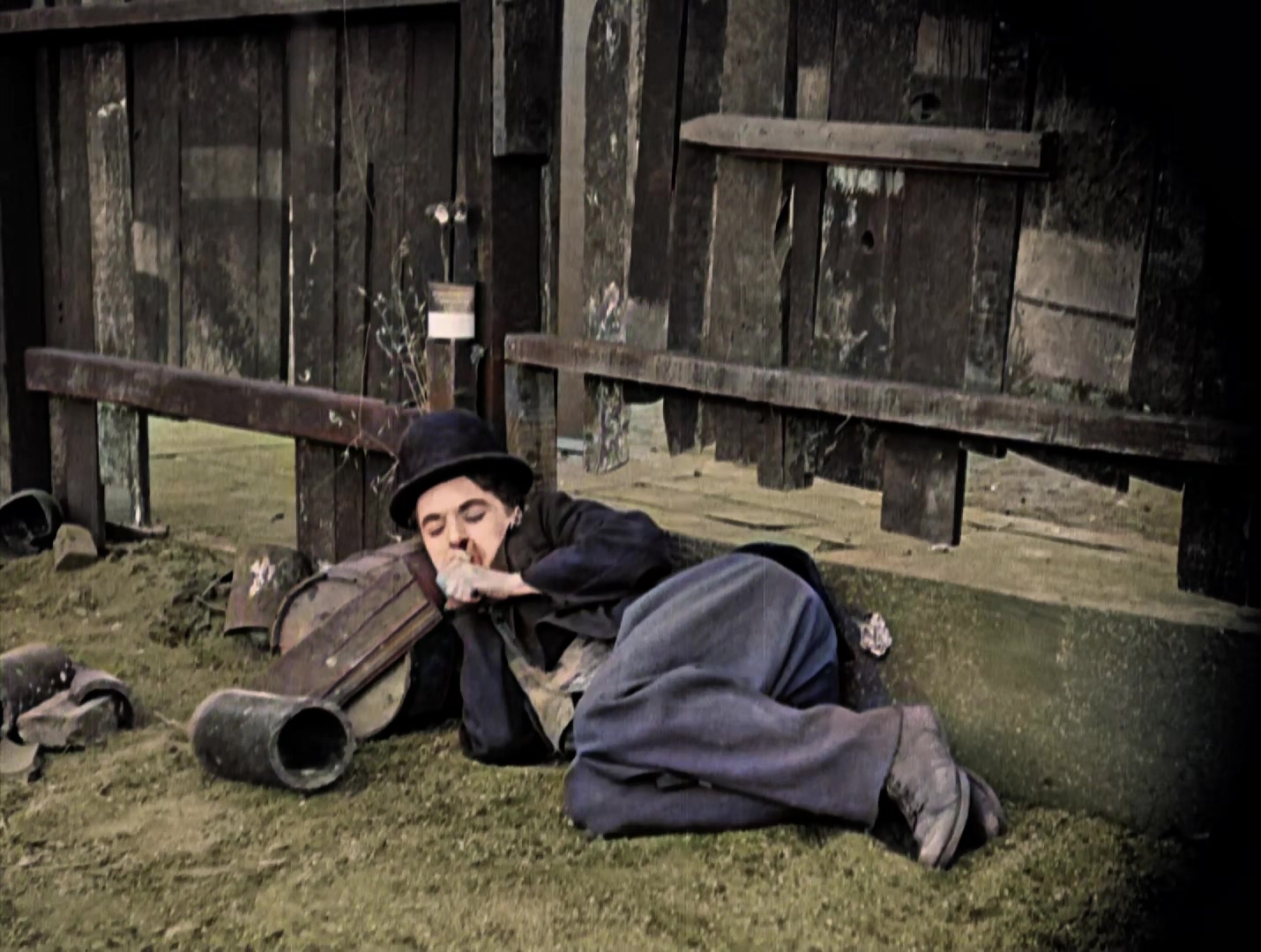 卓别林短片精选 The Chaplin Revue 1959 上色.mp4_20250428_182531.772.jpg