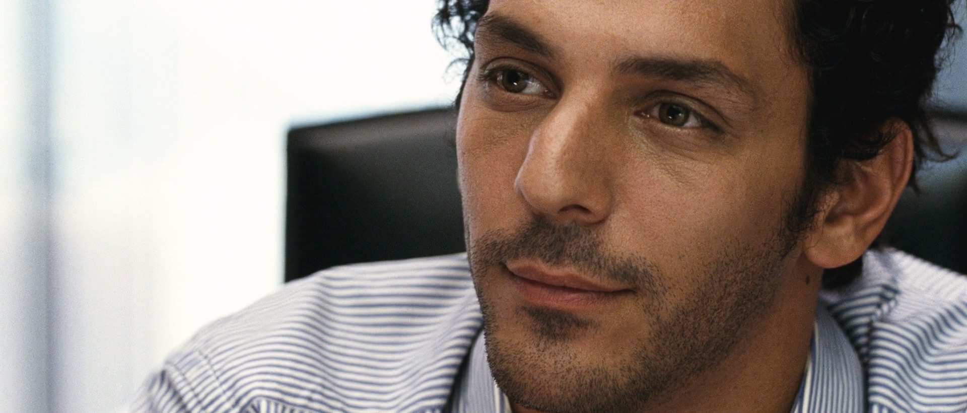 决战豪门 Largo Winch(2008) (1).mkv_20250428_194526.995.jpg