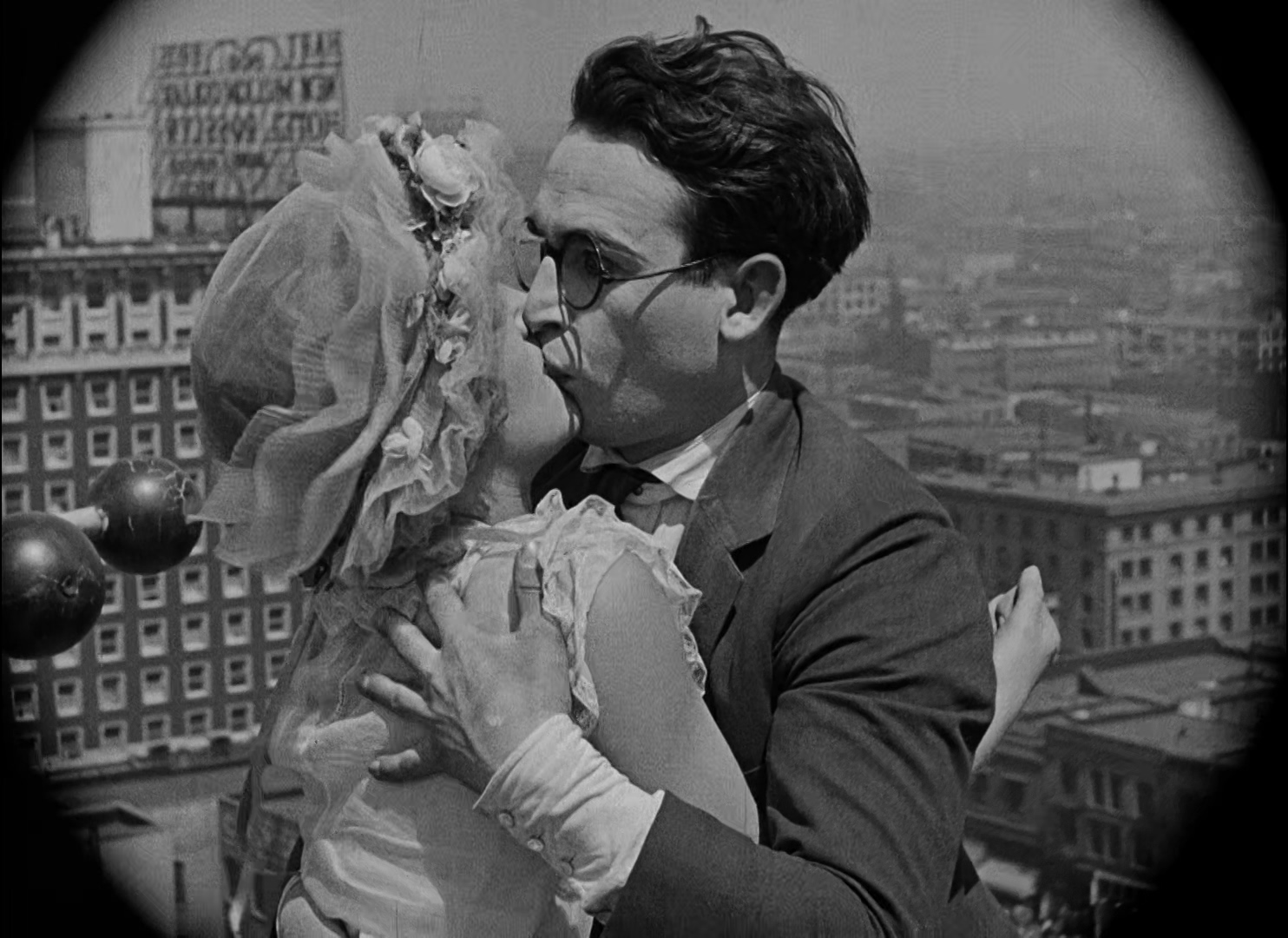 最后安全 Safety Last! 1923.mp4_20250501_153018.109.jpg