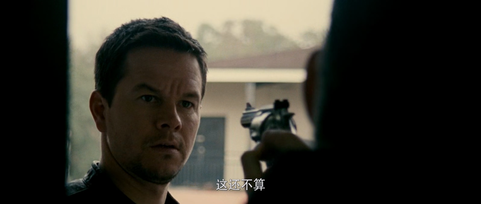 禁运品.Contraband.2012.1080p.BluRay.x265.2audio-RARBG特效字幕.mkv_20250504_104529.799.jpg