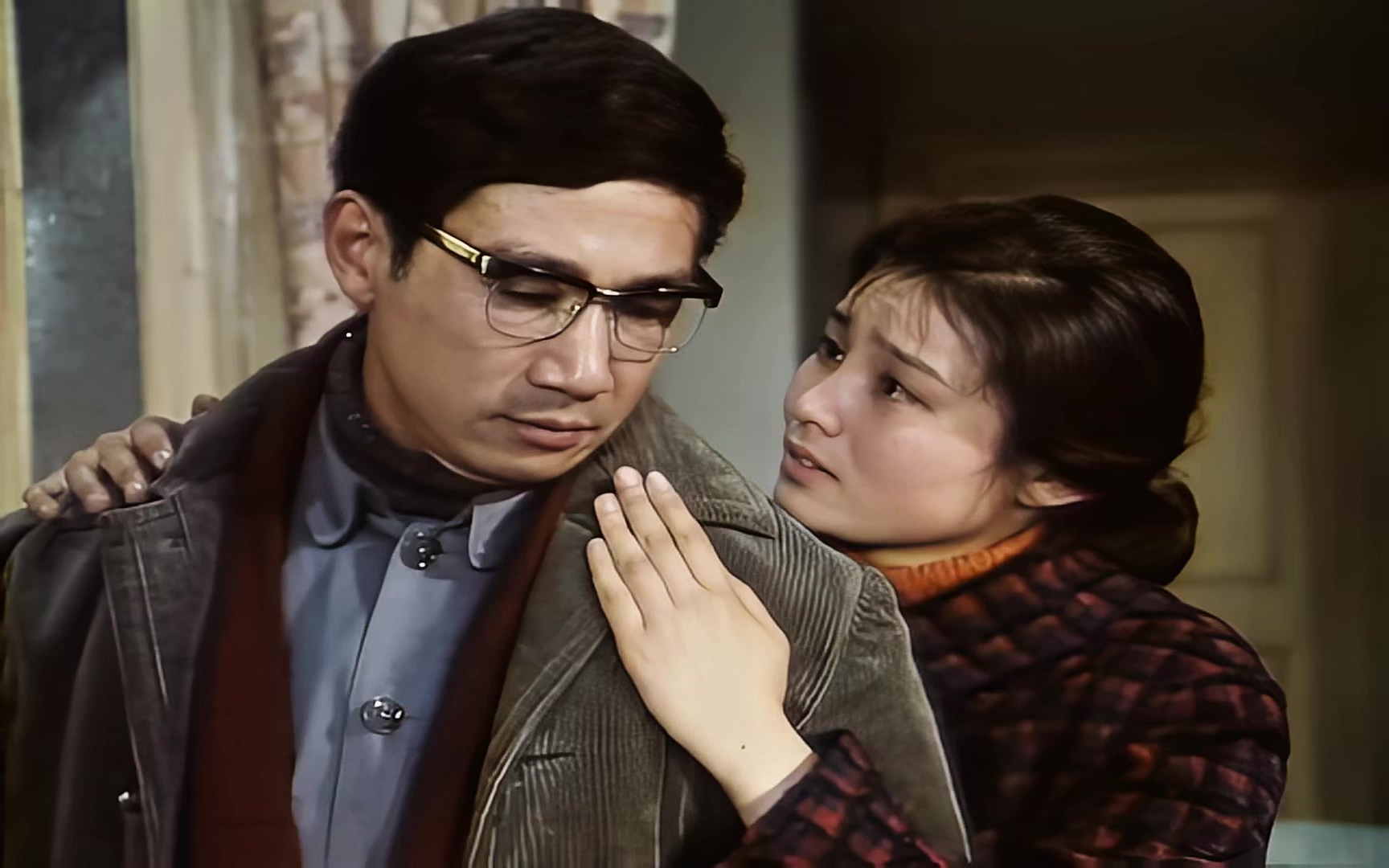 苦恼人的笑 1979.mp4_20250507_145814.400.jpg