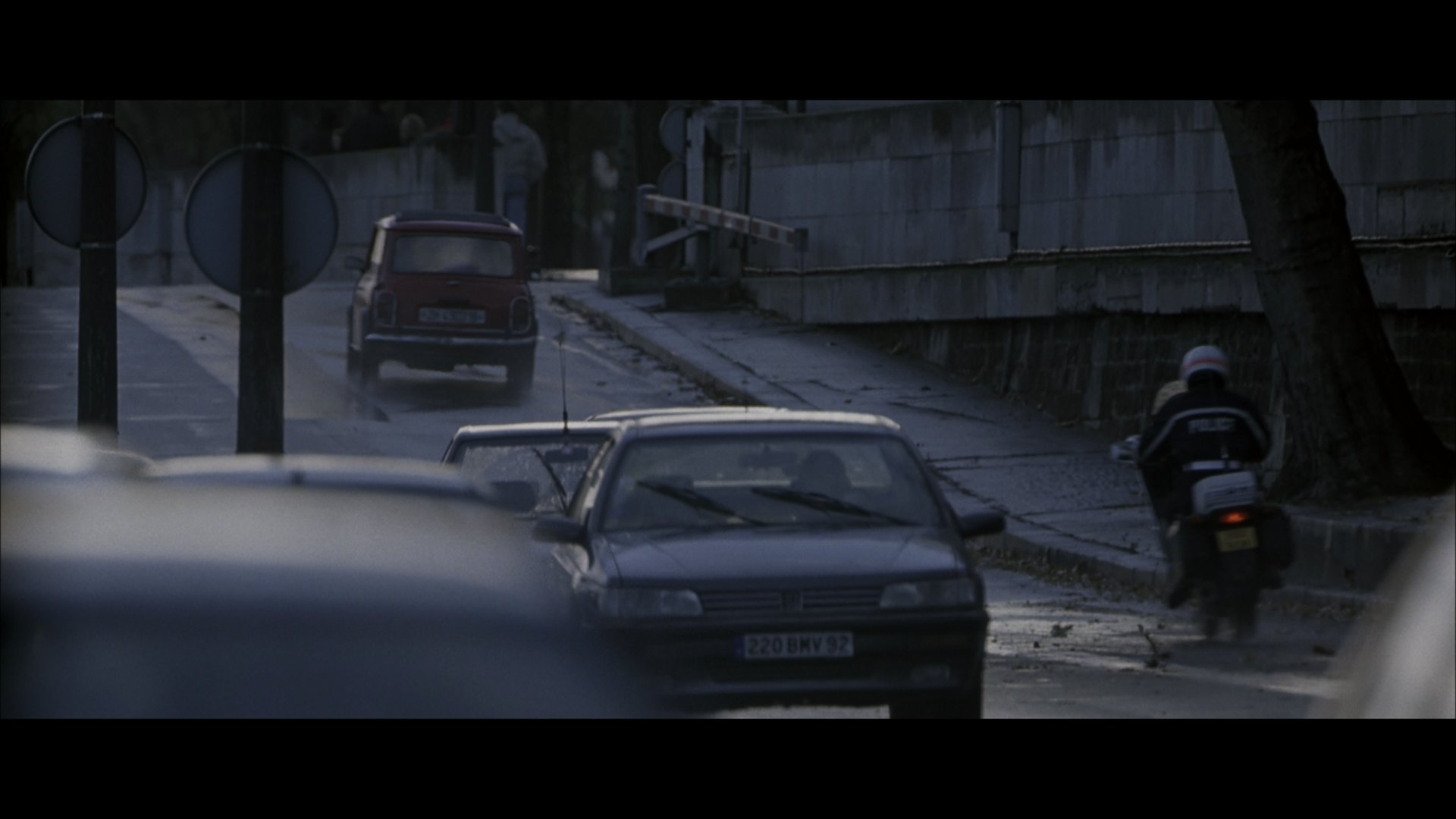 谍影重重 (2002).mkv_005534.706.png