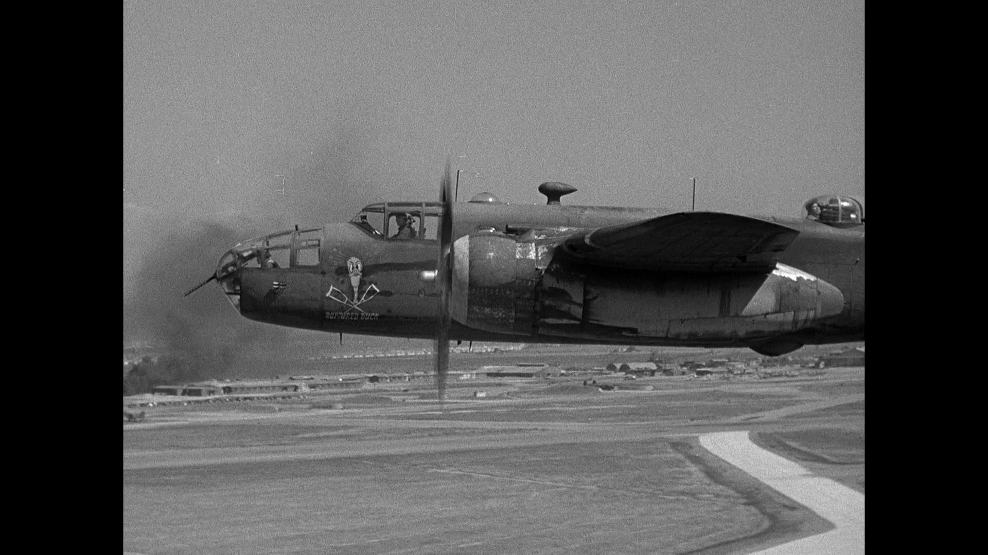 东京上空三十秒  轰炸东京.1944.1-01_23_43-2025_05_15_17_44_29.jpg