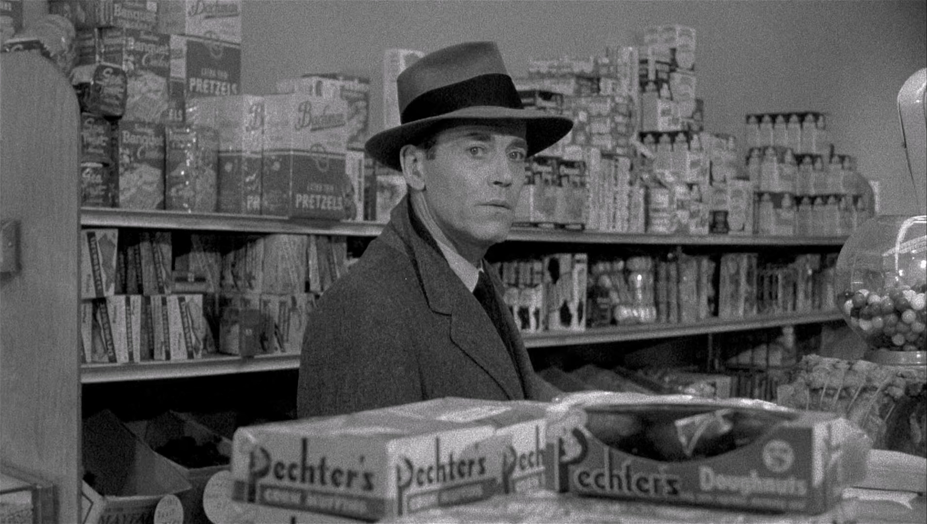 The Wrong Man (1956) (1080p BluRay x265 afm72)-bylh.mkv_20250519_215820.555.jpg