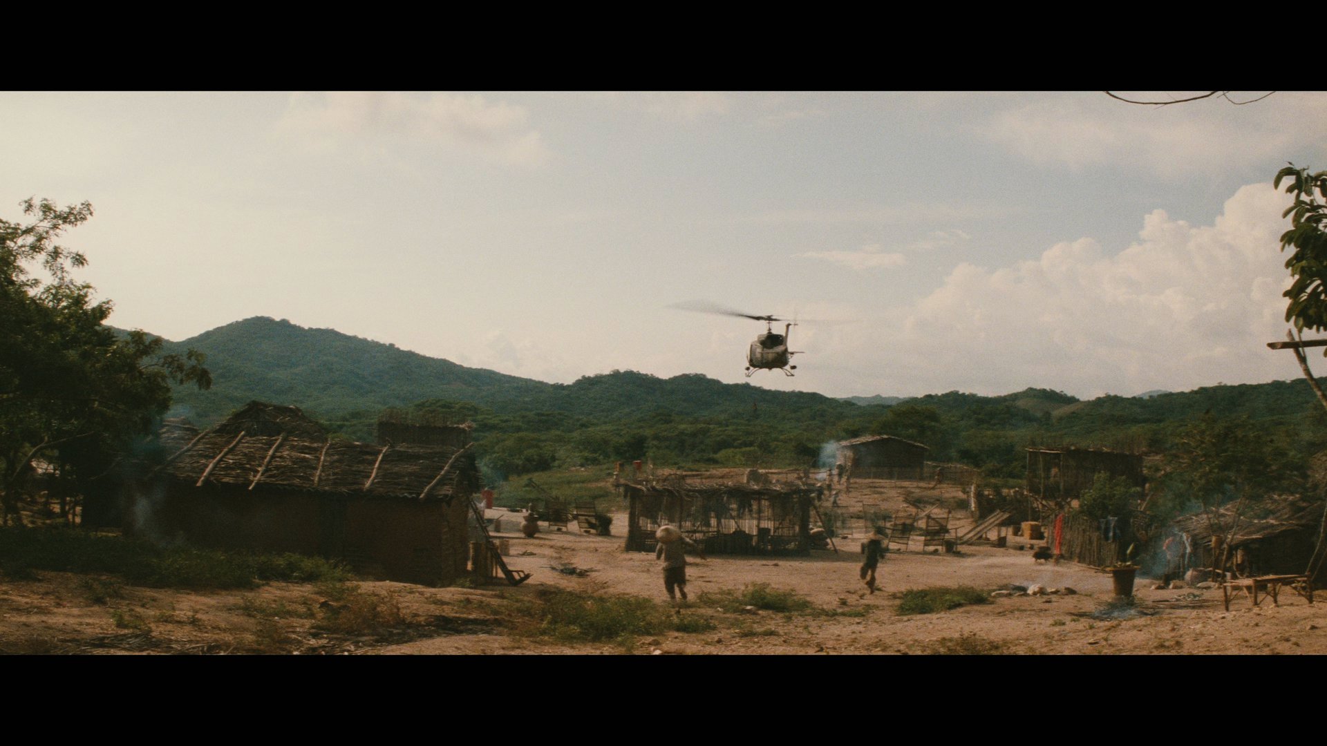 第一滴血2 (1985).mkv_012331.625.png