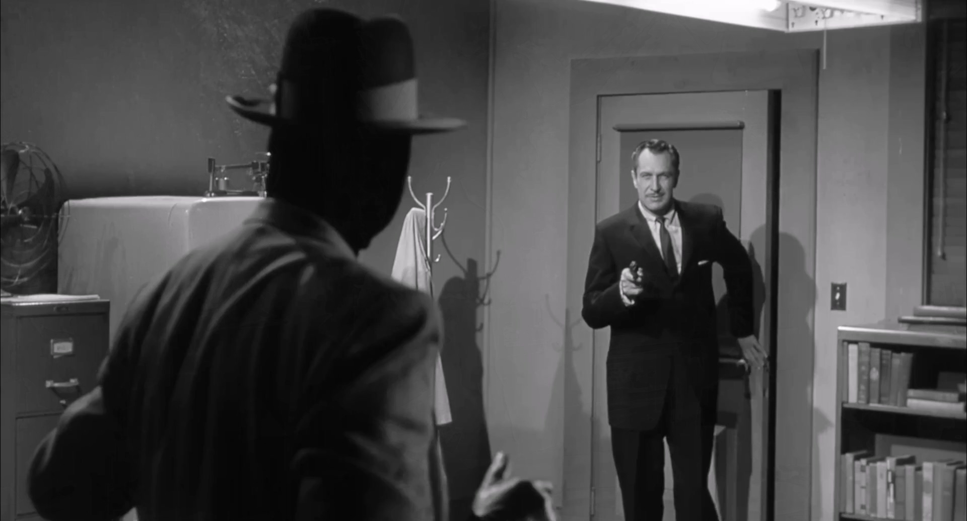 蝙蝠.The Bat‎.1959.1080p.BluRay.x264.AAC.256kbps央视国英双语无字.mkv_20250602_1.jpg