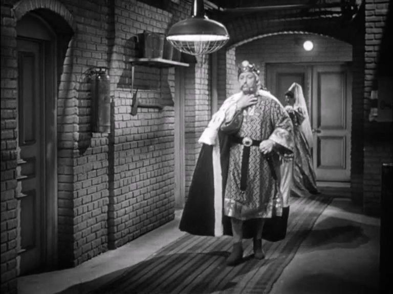 你逃我也逃（美国1942）[上译 英语]BDRip.x264.MKV_20250603_164124.706.jpg