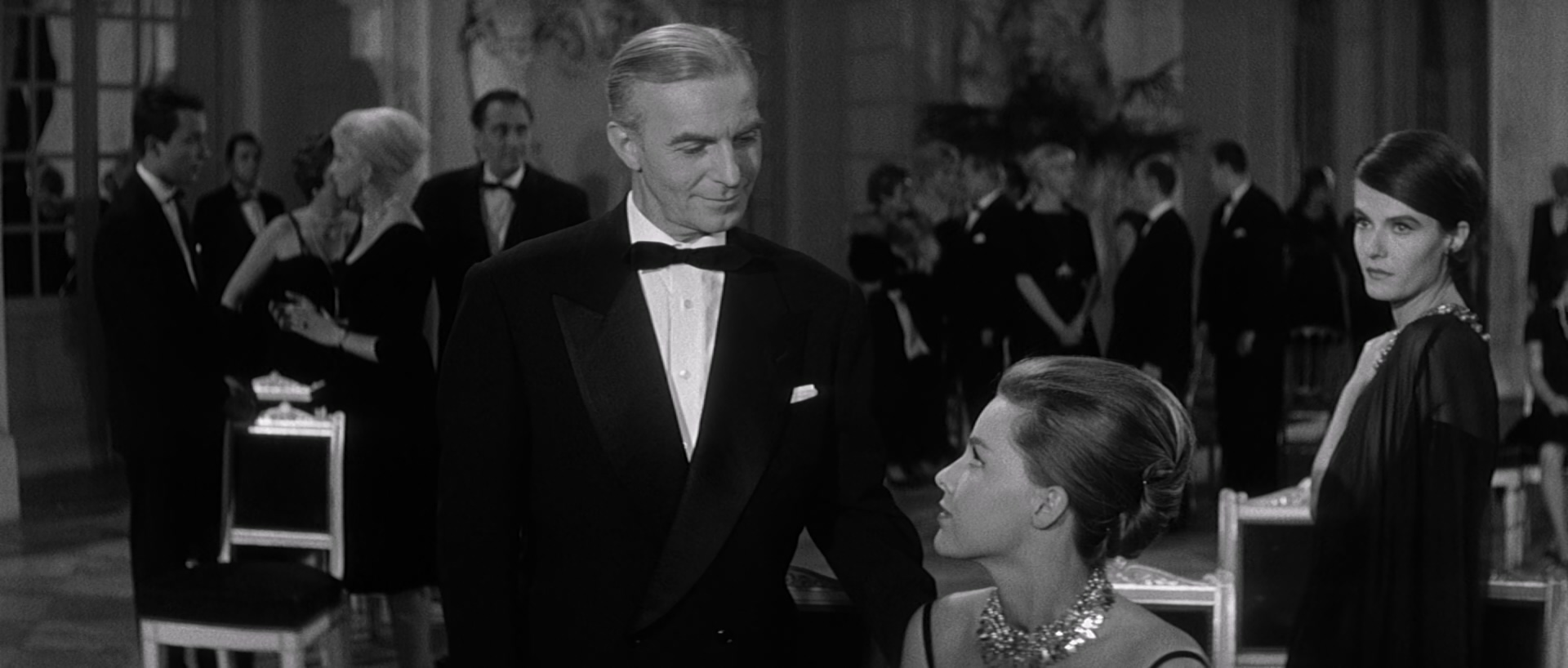 Last.Year.at.Marienbad.1961.CC.1080p.BluRay.x265.10bit.FLAC-SONYHD.mkv_20250613_.jpg