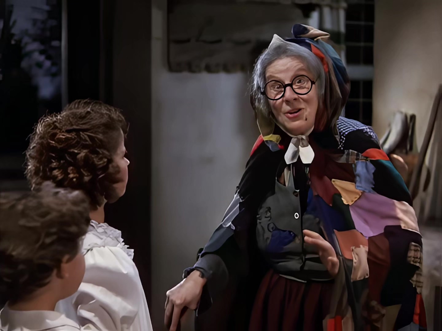 1940 蓝色知更鸟 The Blue Bird.mkv_20250614_162850.992.jpg