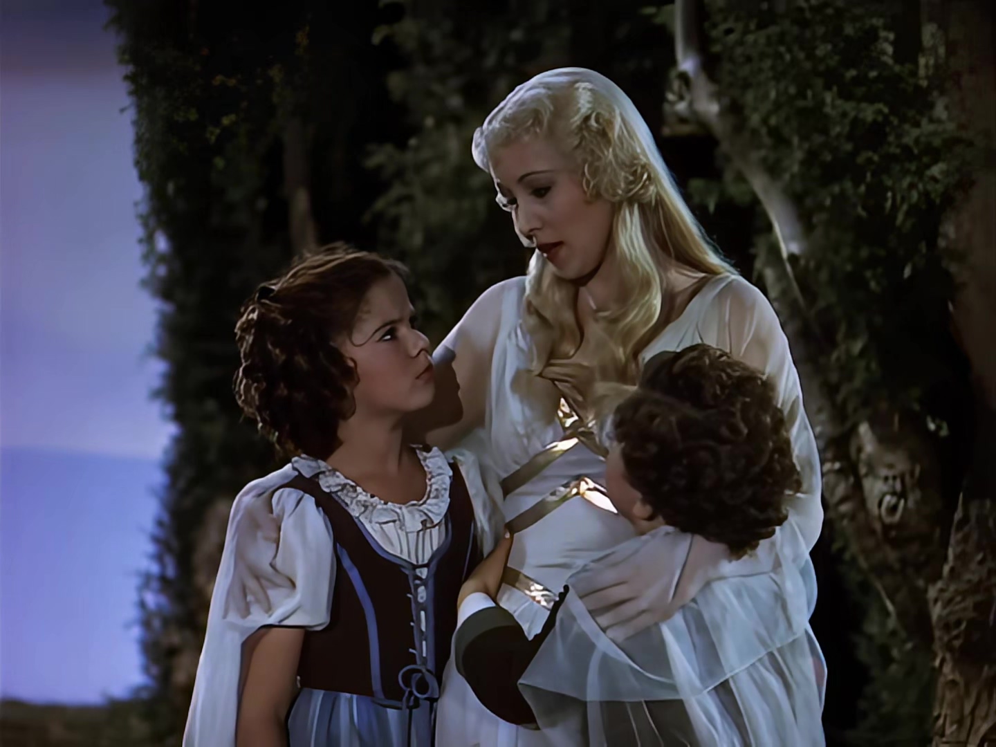 1940 蓝色知更鸟 The Blue Bird.mkv_20250614_163129.514.jpg