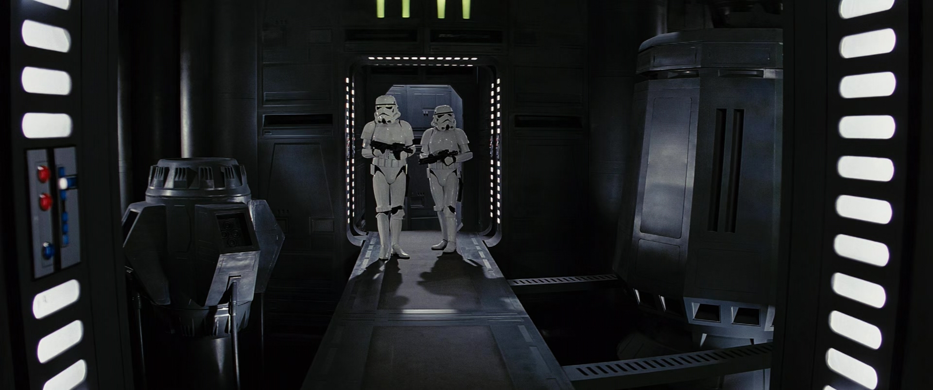 星球大战正传1：新希望（首映版）.Star Wars.A New Hope.1977.CN.mkv_20250616_003315.914.jpg