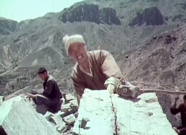 红雨.Hong Yu.1975.DVD.X264.AAC.mkv_20250618_180417.814.jpg