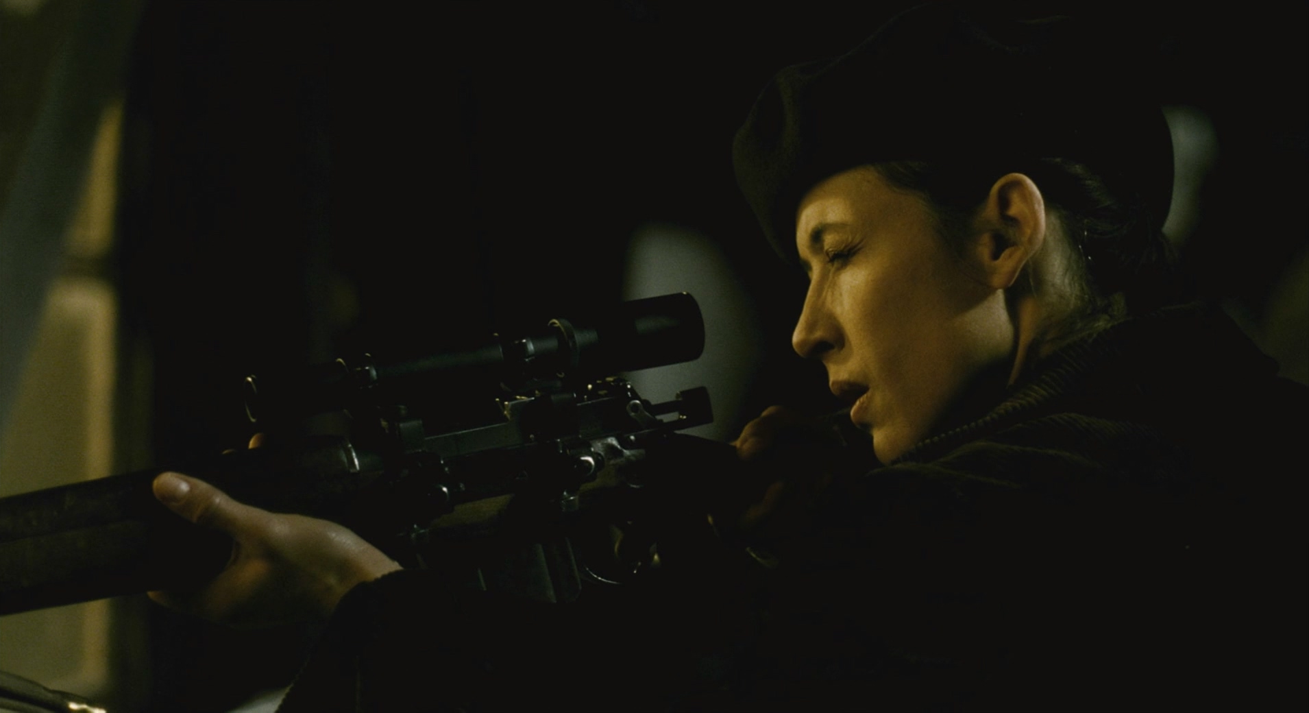 超级女特工.Female.Agents.2008.1080p.BluRay.DTS.5.1.x264-CHDBits.mkv_20250622_013.jpg