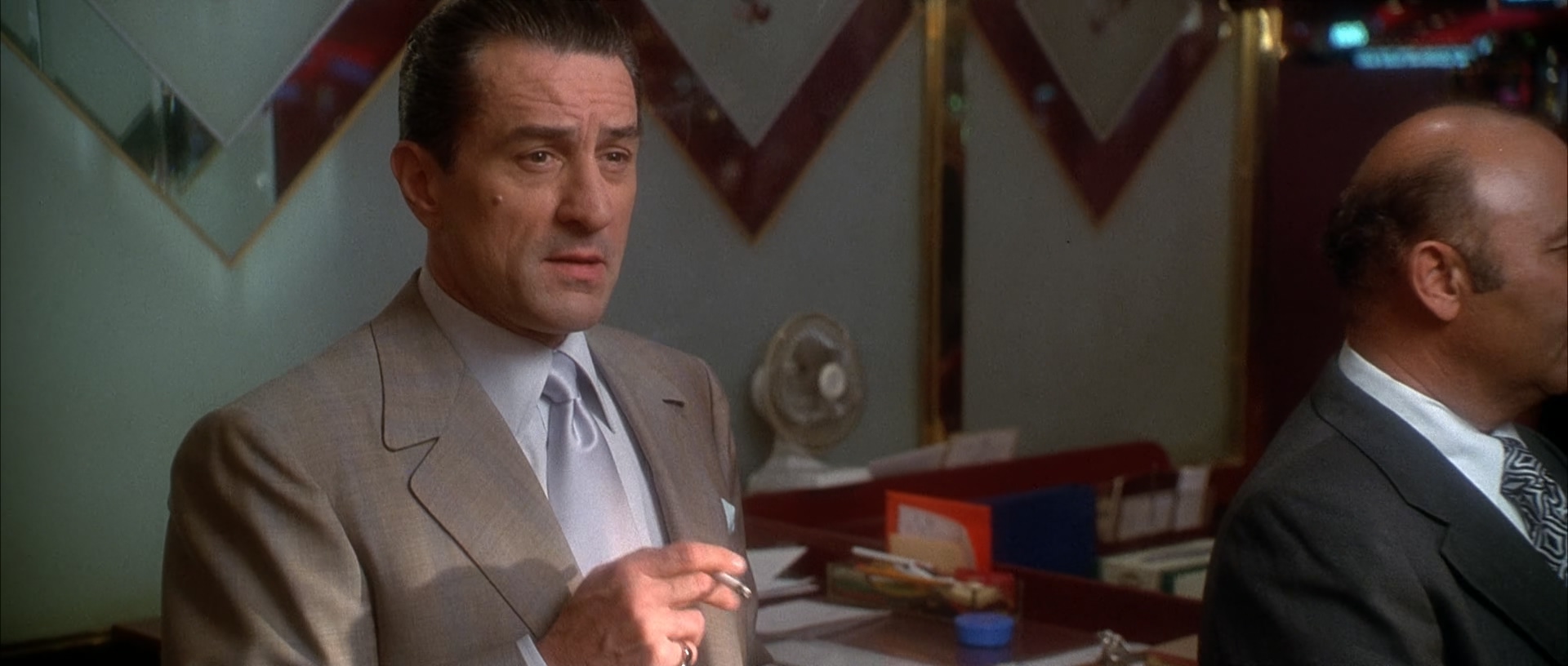 Casino.1995.BluRay.1080p.x265.10bit.2Audio-MiniHD.mkv_20250622_095631.918.jpg