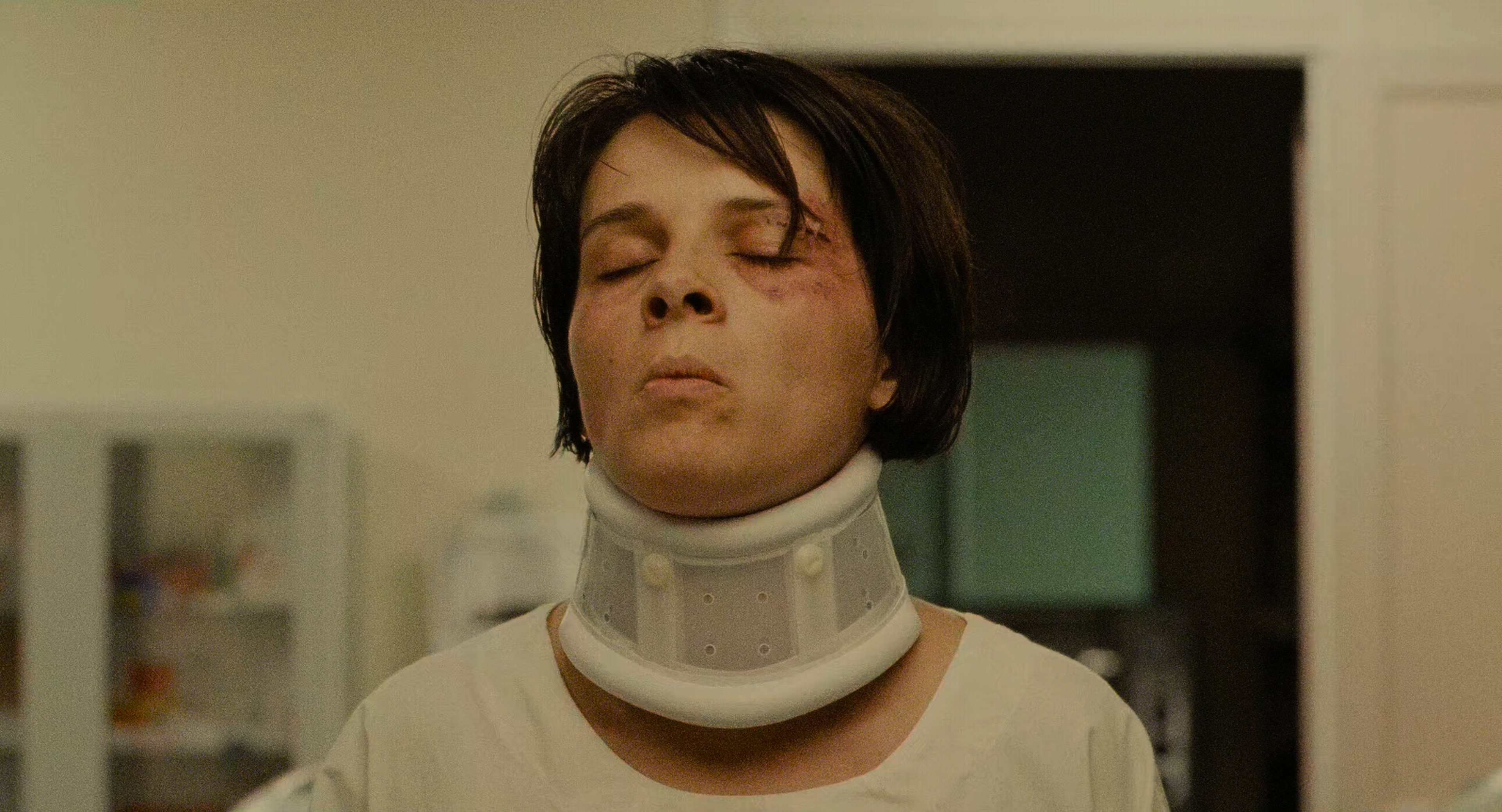 Three Colors - Blue (1993) (2160p BluRay x265 10bit 国法双语双字.mkv_20250622_17.jpg