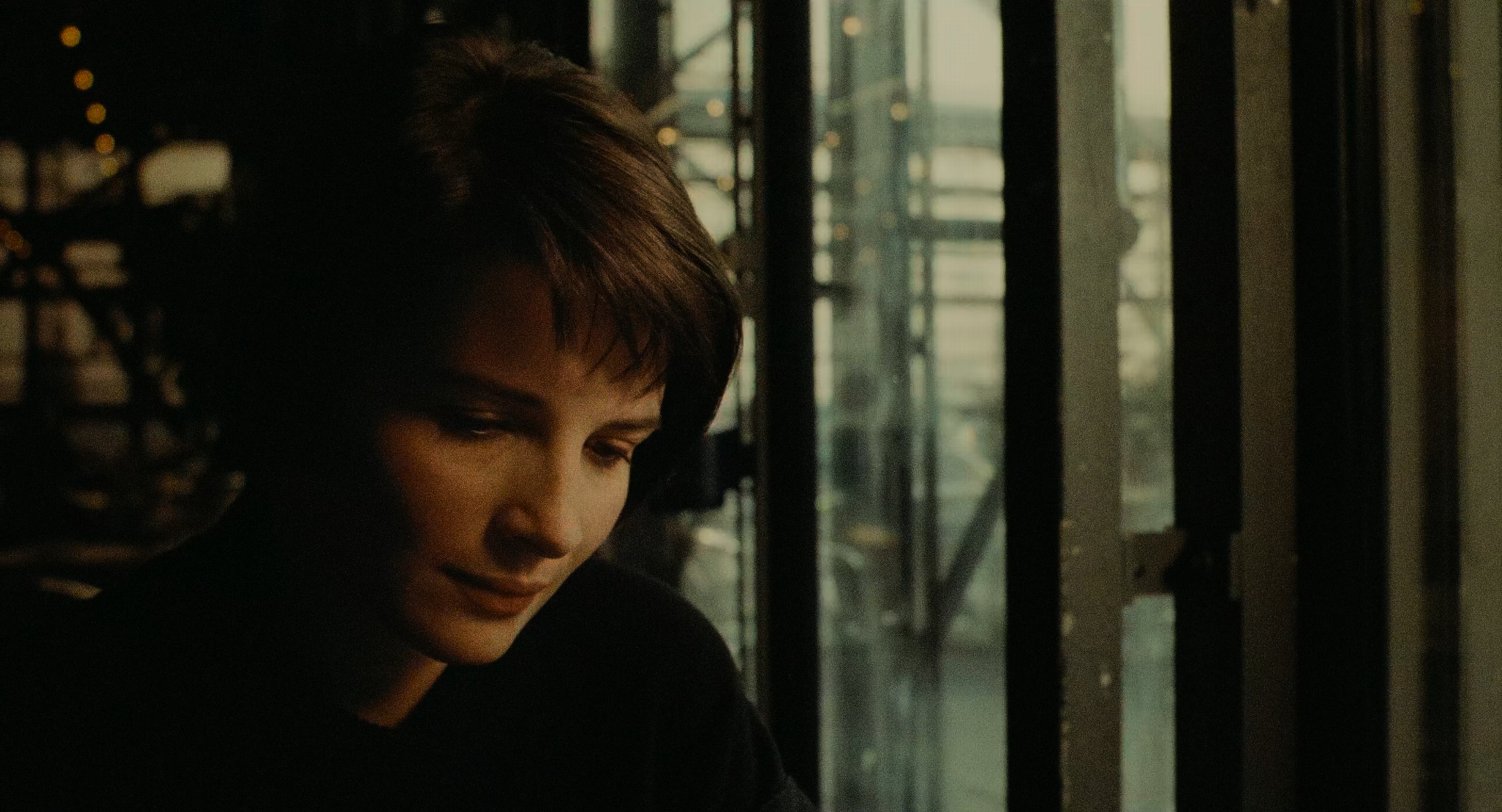 Three Colors - Blue (1993) (2160p BluRay x265 10bit 国法双语双字.mkv_20250622_17.jpg