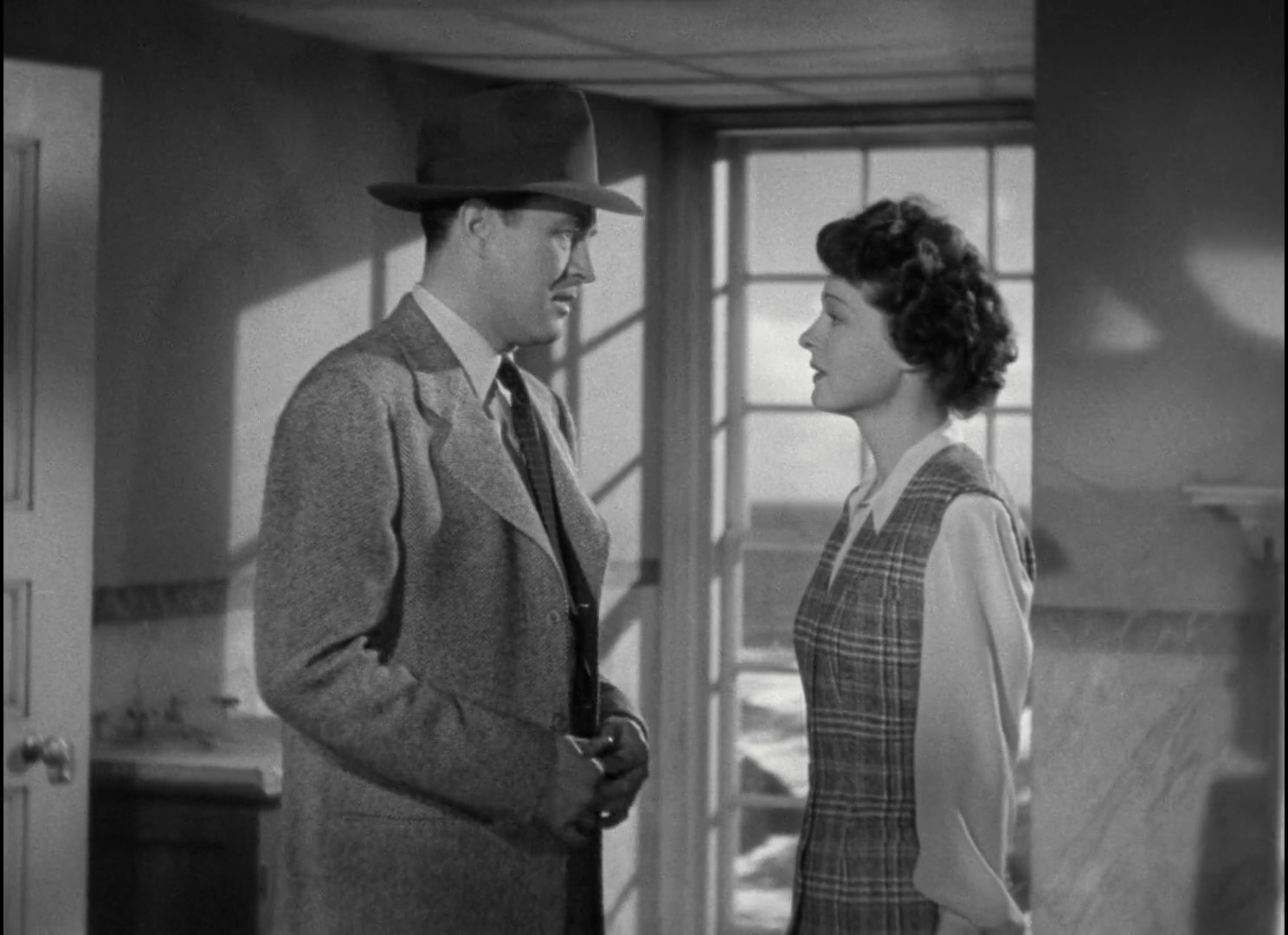 The.Uninvited.1944.1080p.BluRay.H264.AAC-RARBG-bylh.mkv_20250625_152732.030.jpg