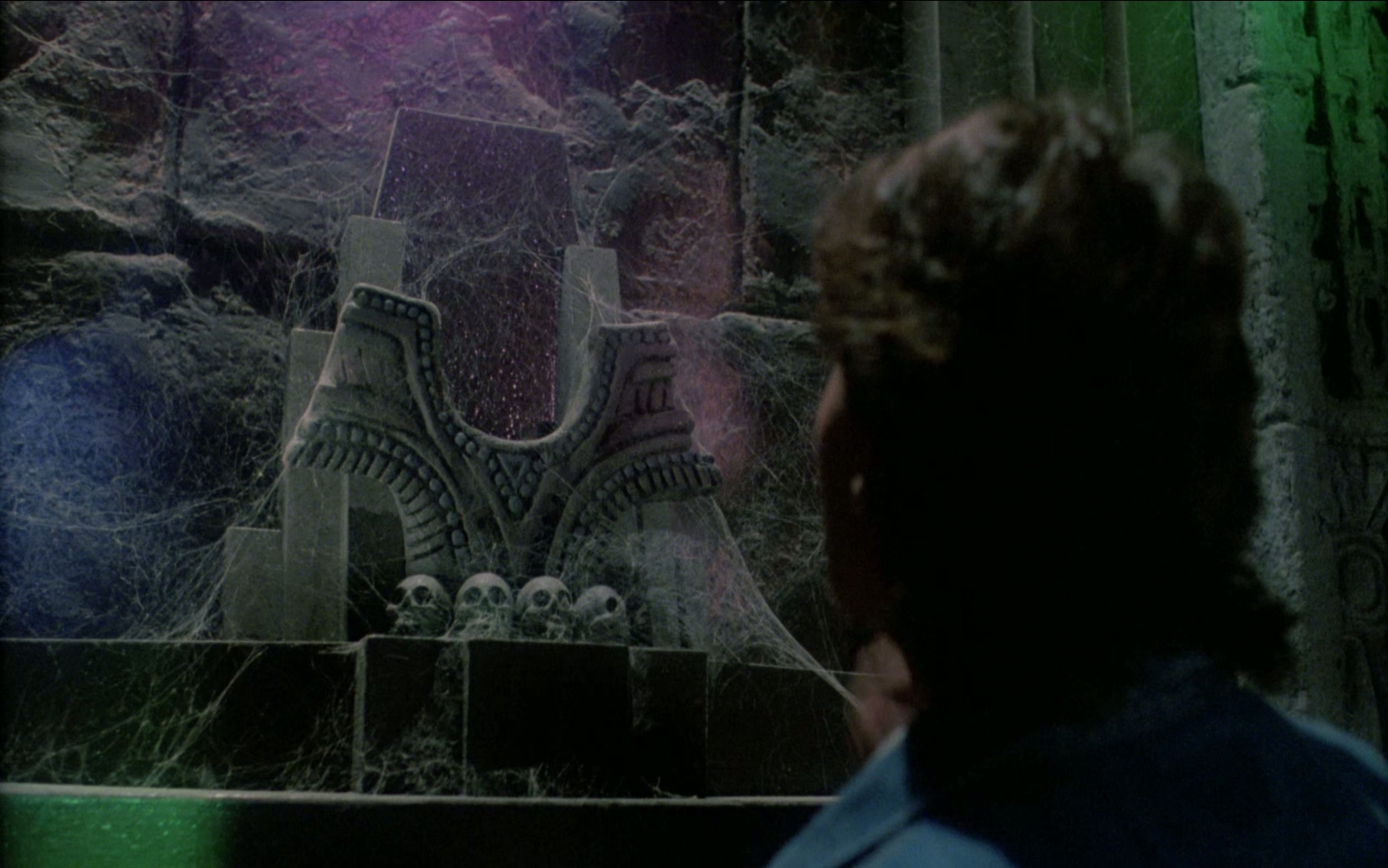 1987 夜半鬼敲门 2 House 2.mkv_20250626_020515.420.jpg