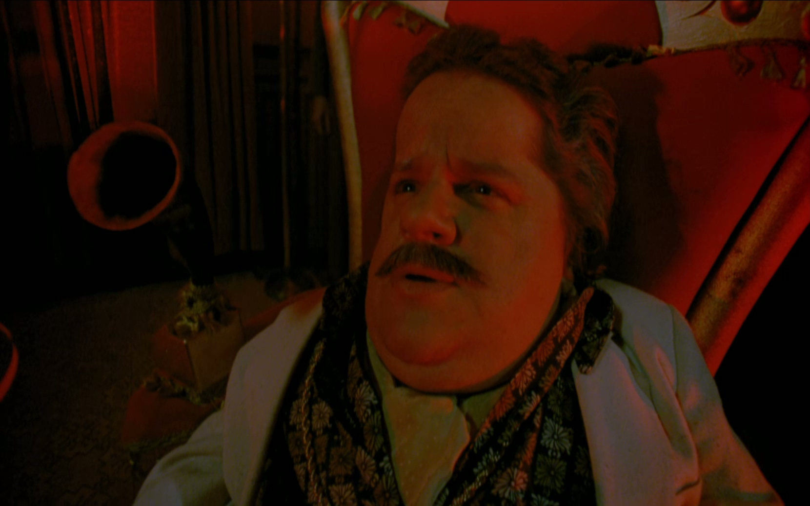 1992 夜半鬼敲门 4 House 4.mkv_20250626_023437.587.jpg