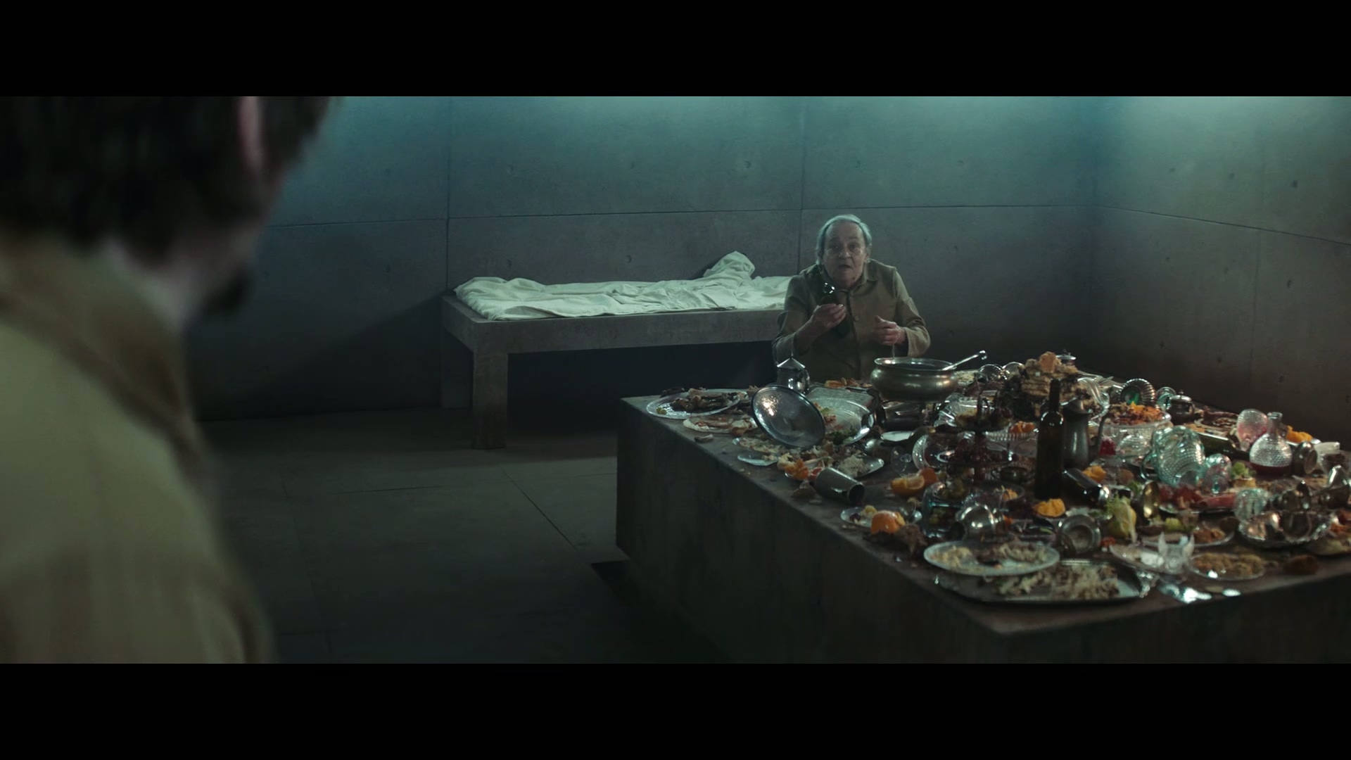 2019 饥饿站台.The.Platform.mp4_20250705_162630.826.jpg