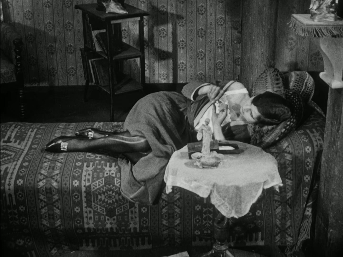 1930 星期天的人们 People On Sunday.mkv_20250717_005048.158.jpg