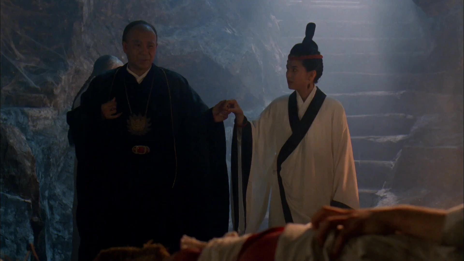 火烧红莲寺.The Rape of the Red Temple.1994.2Audio.CNSC.mkv_20250729_113119.564.jpg