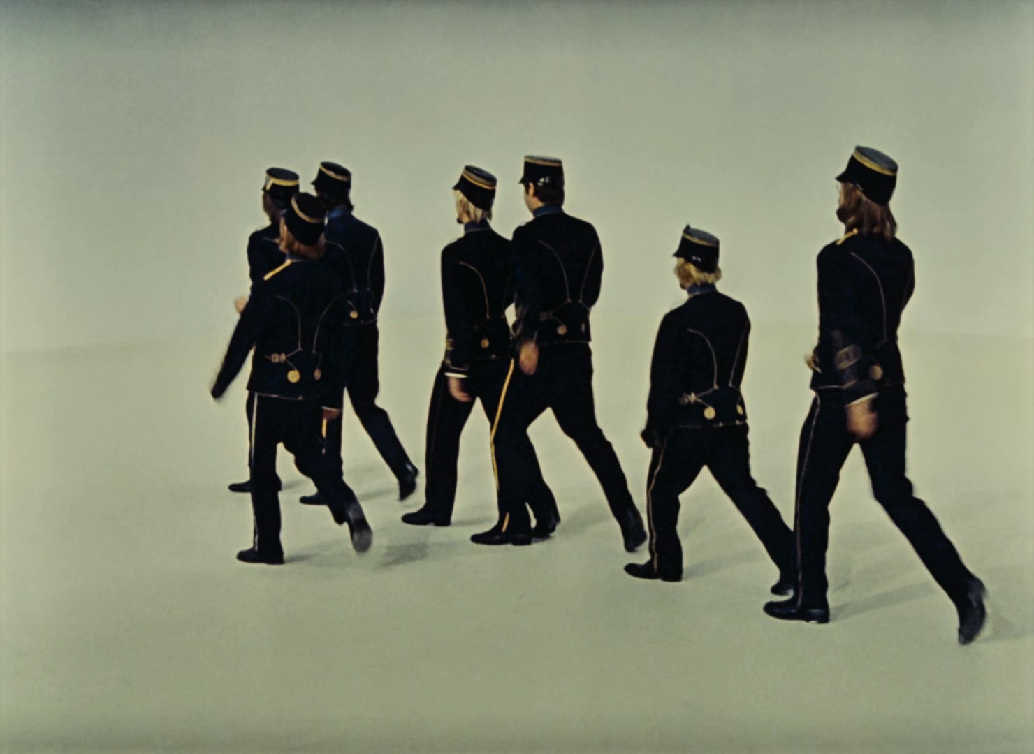 1974 游行 Parade.mkv_20250809_160705.272.jpg