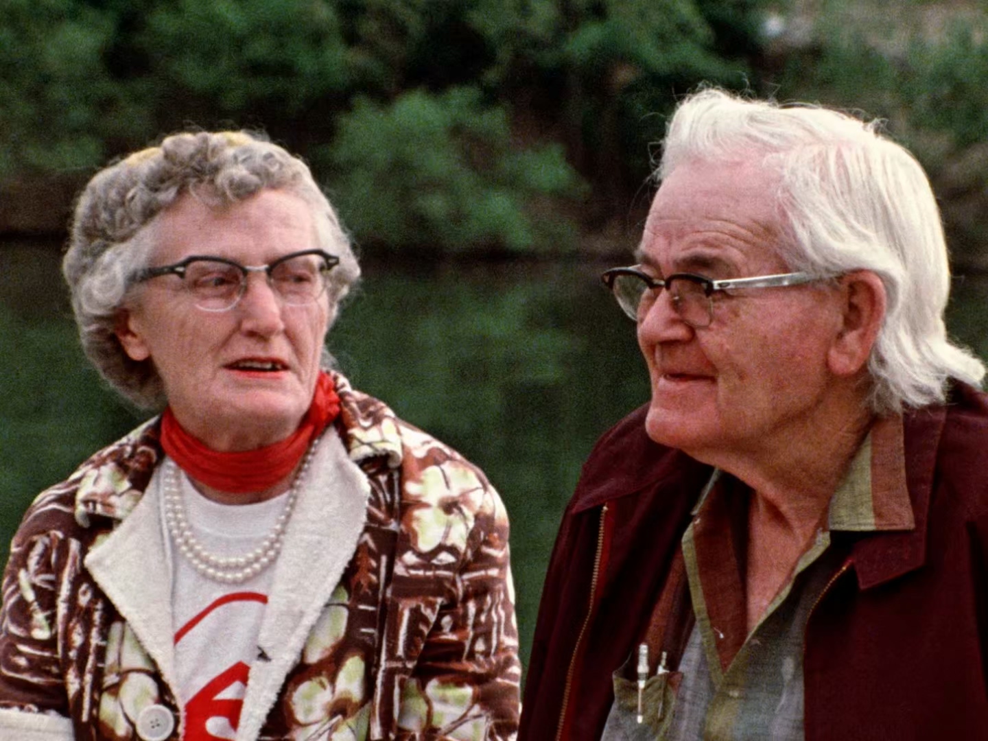 1974 一首诗就是一个裸体的人 A Poem Is a Naked Person.mkv_20250811_145153.484.jpg