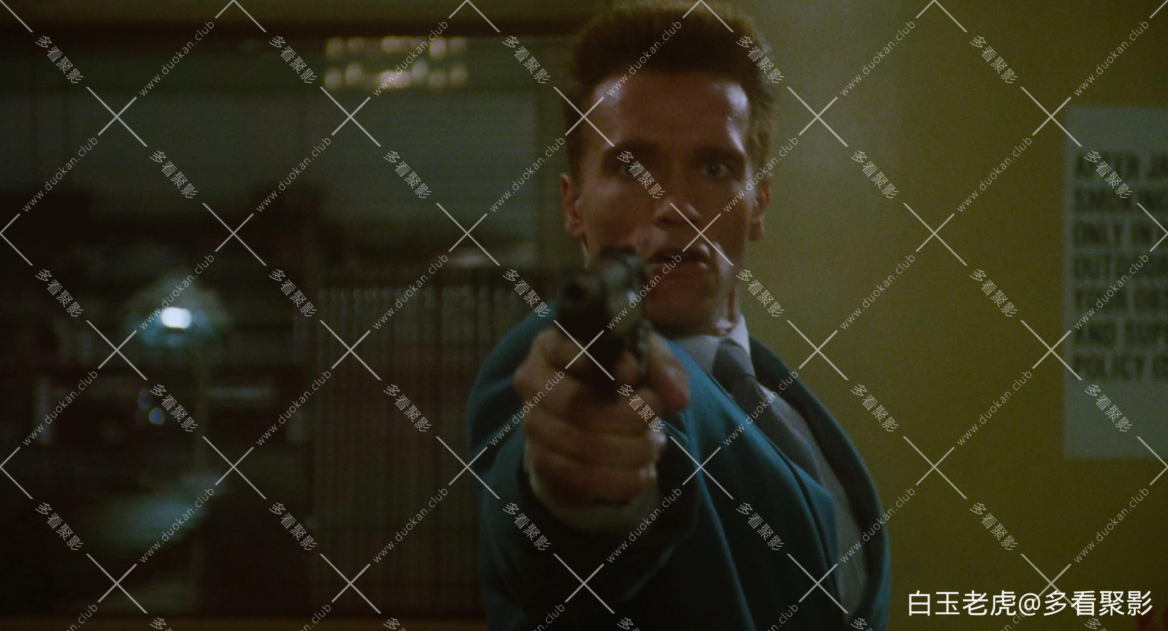 Red.Heat.1988.2160p.UHD.BluRay.x265.10bit.DV.DTS-HD.MA.3Audio-SONYHD-bylh.mkv_20.webp