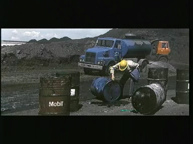 1995 突 围.mpg_000142.560.jpg